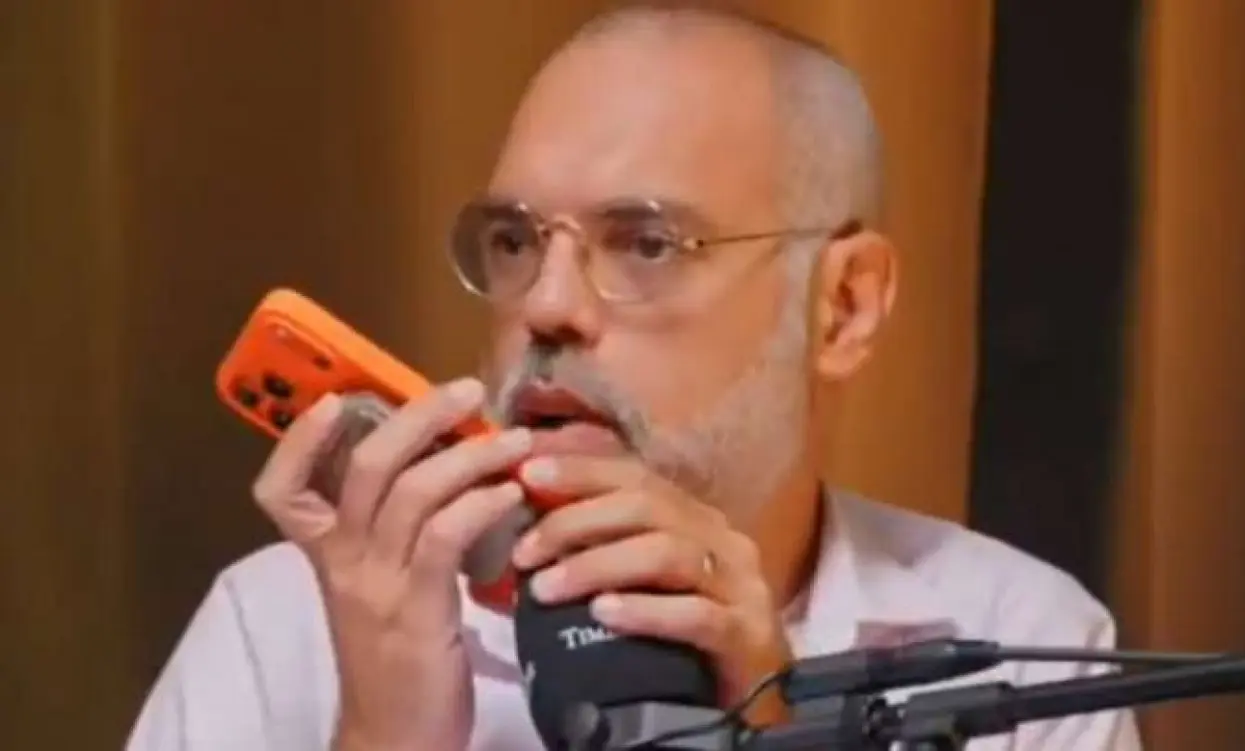 Allan dos Santos SURPREENDE e Liga para Gabinete de Jandira Feghali após ‘Surto’ por Morte de Traficantes no Rio