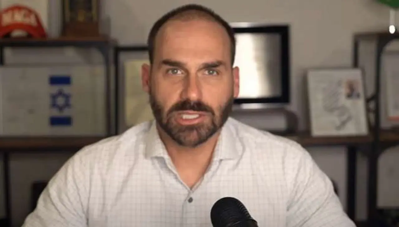 Eduardo Bolsonaro aborda denúncia de ‘tortura’ contra Alexandre de Moraes