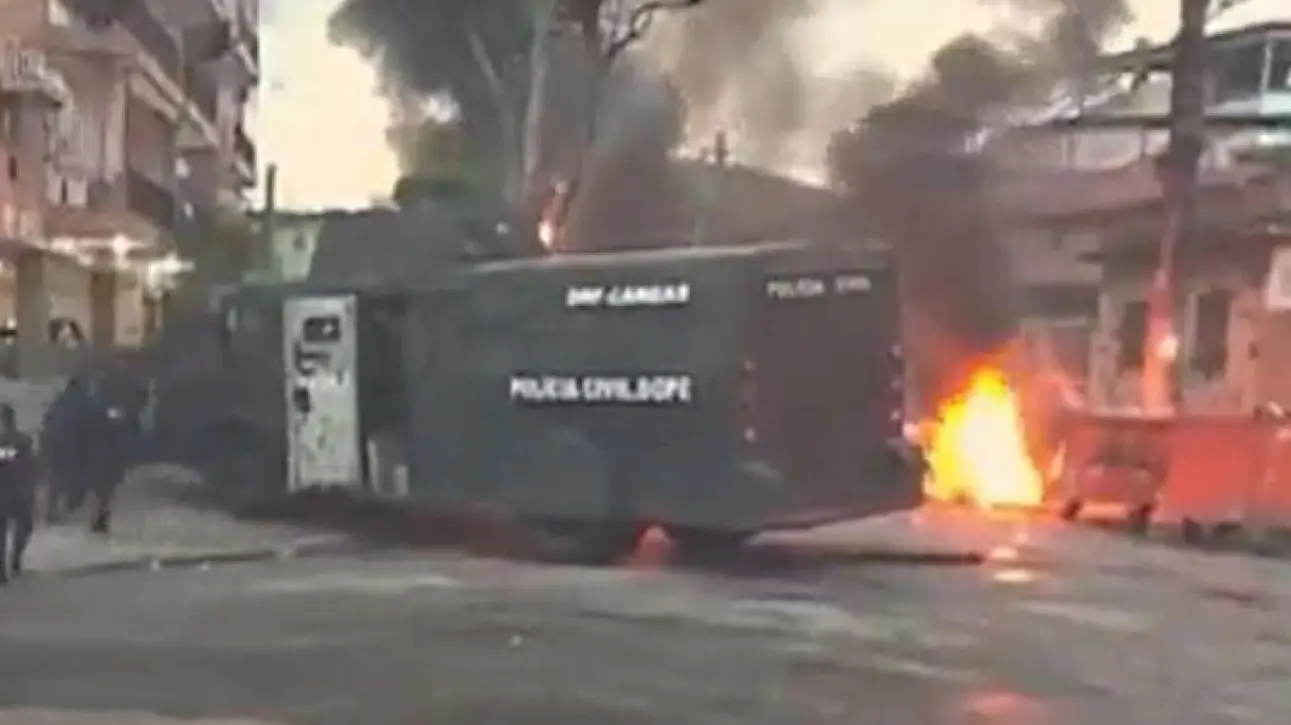 Maciço apoio no Rio à megaoperação policial; população homenageia agentes mortos no Alemão e Penha