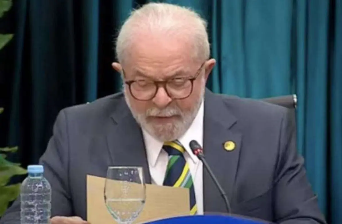 Em Cúpula na Colômbia, Lula Ataca ‘Intervenções Ilegais’ e Busca Reverter Sanções de Trump