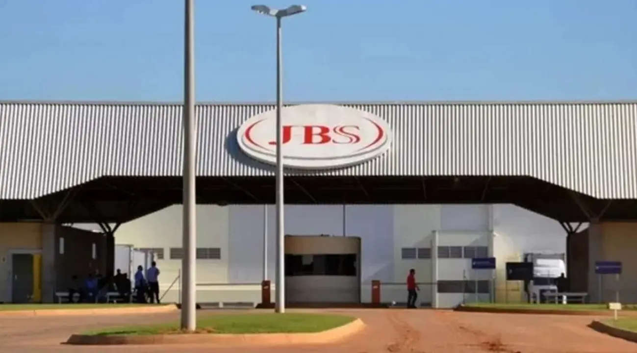 Decisão Judicial em SC Paralisa JBS de Itaiópolis por Poluição do Rio São Lourenço