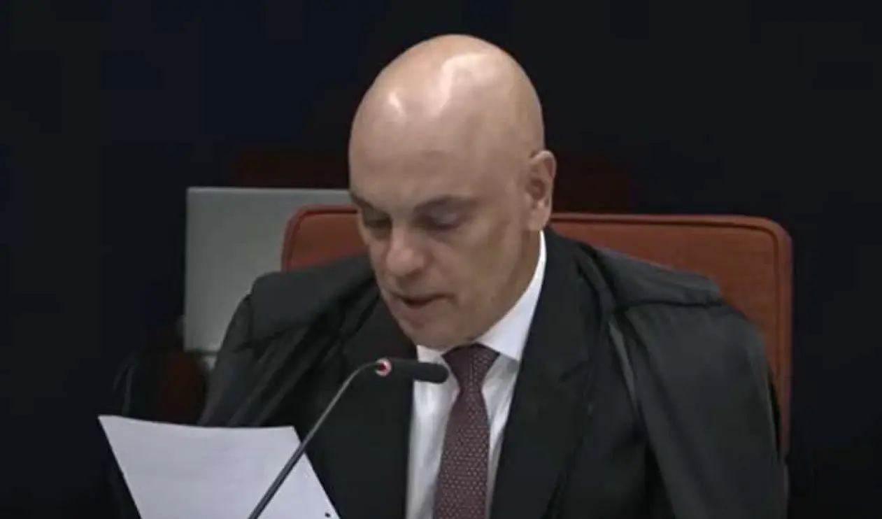 Moraes mantém silêncio sobre visita de Nikolas a Bolsonaro há mais de dois meses