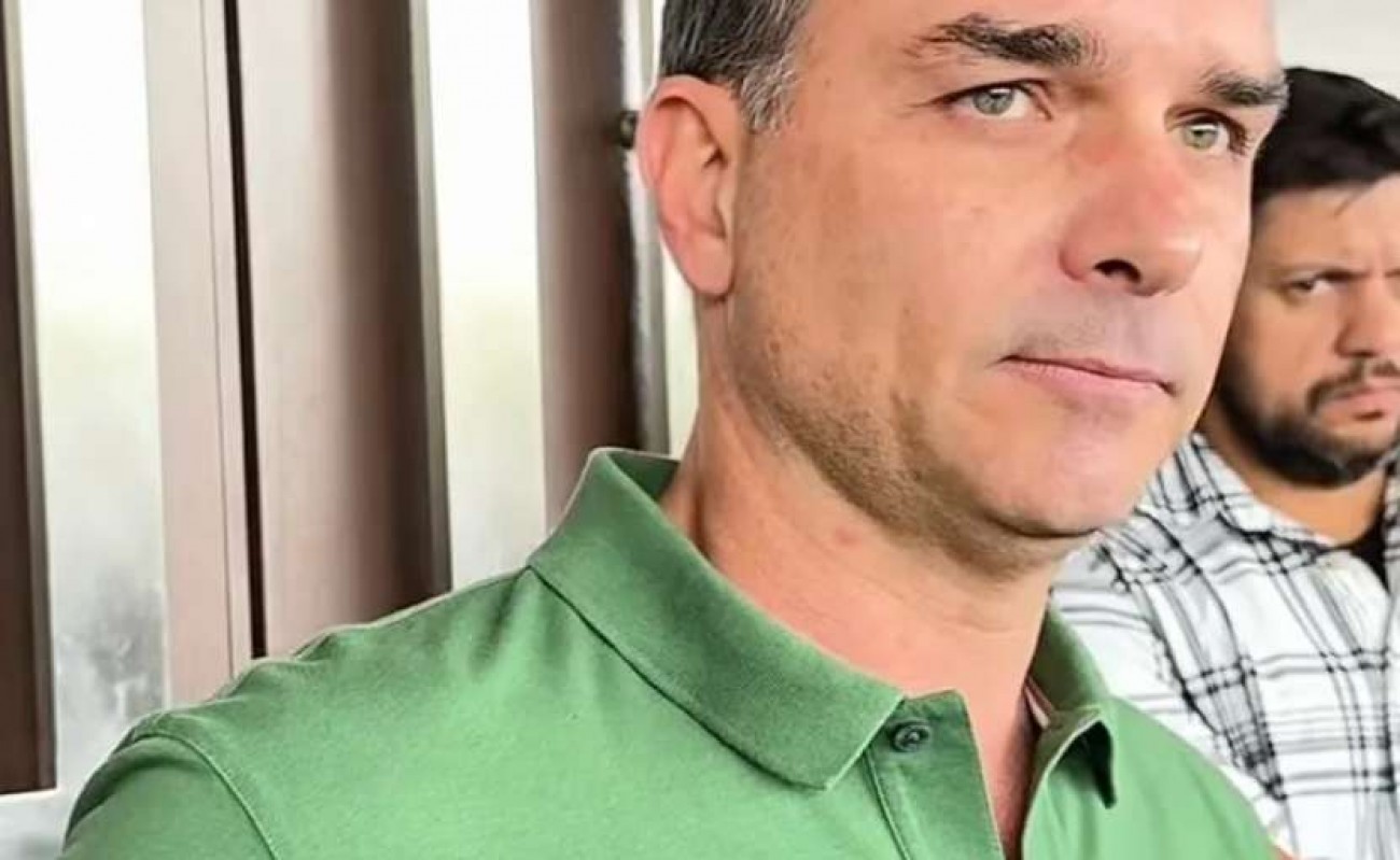 URGENTE: Flávio revela o único “preço” para abandonar a disputa em 2026