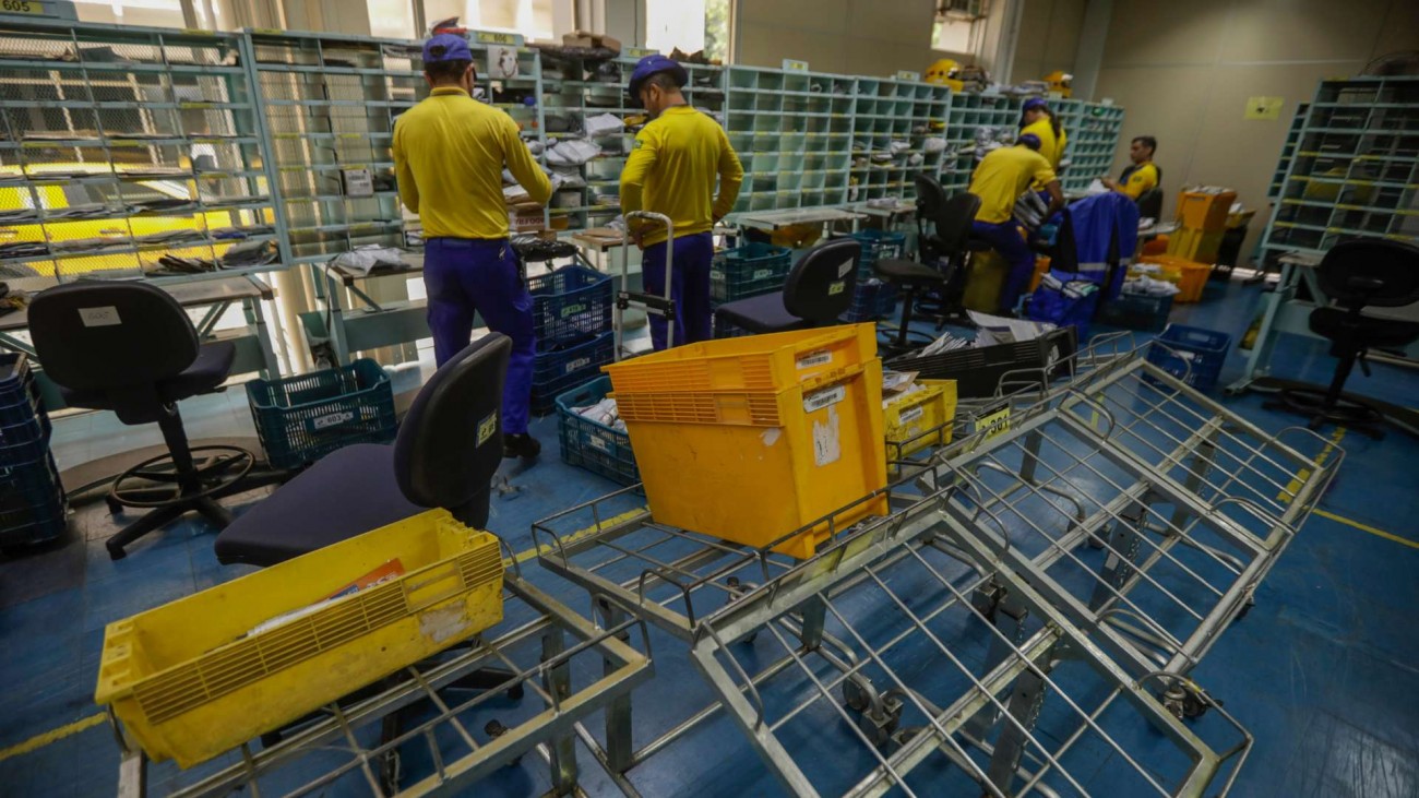 2,5 mil funcionários dos Correios ficam sem “vale-natal”