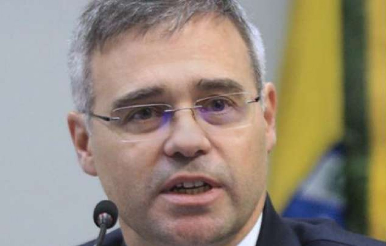 PT teme ação de André Mendonça como relator do caso Master e alerta risco político