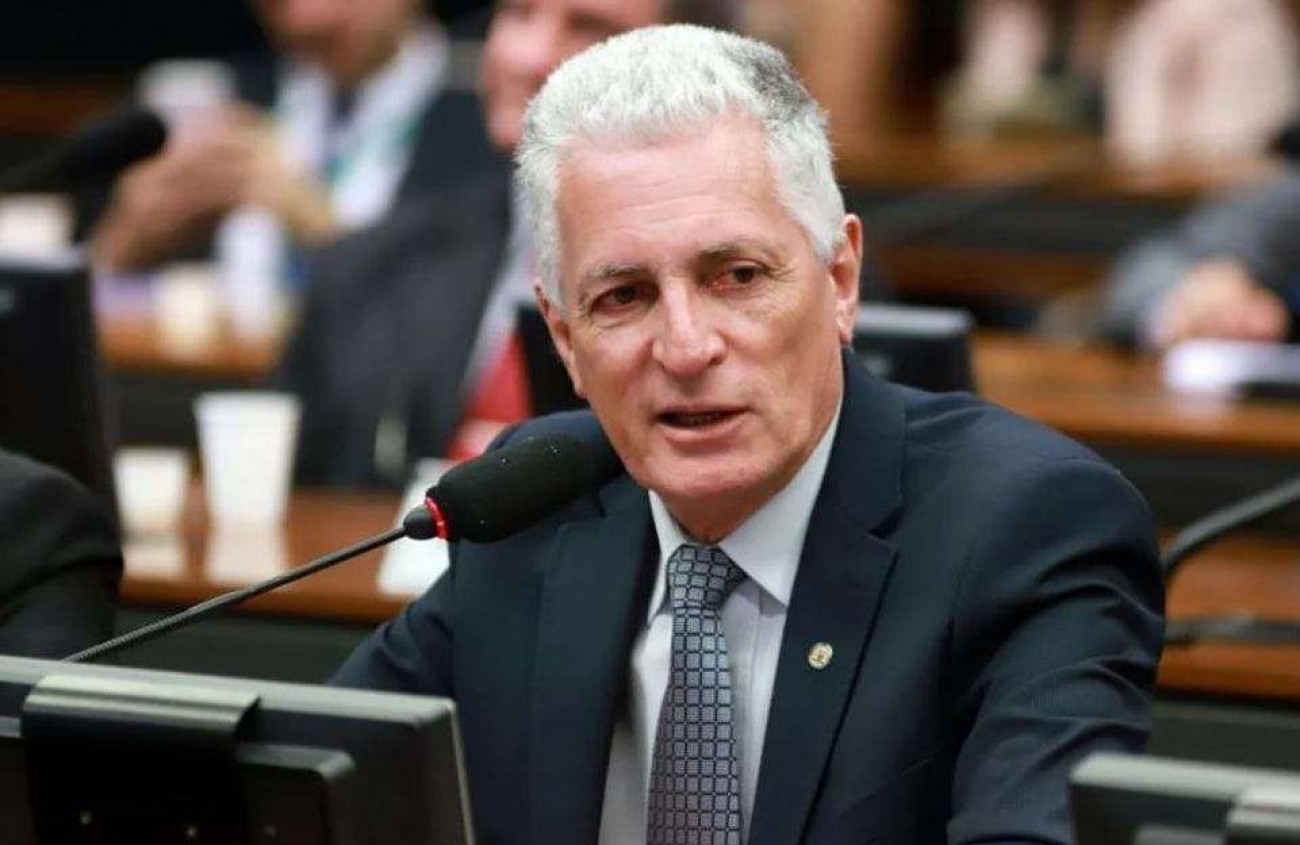 Justiça impõe prazo de 24 horas ao deputado Rogério Correia para retractar fake news