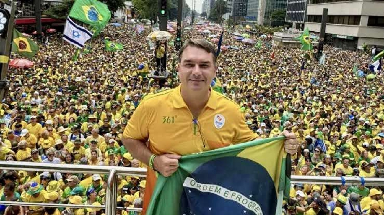 Eleger Flávio Bolsonaro depois do Carnaval é vital para o futuro do povo brasileiro