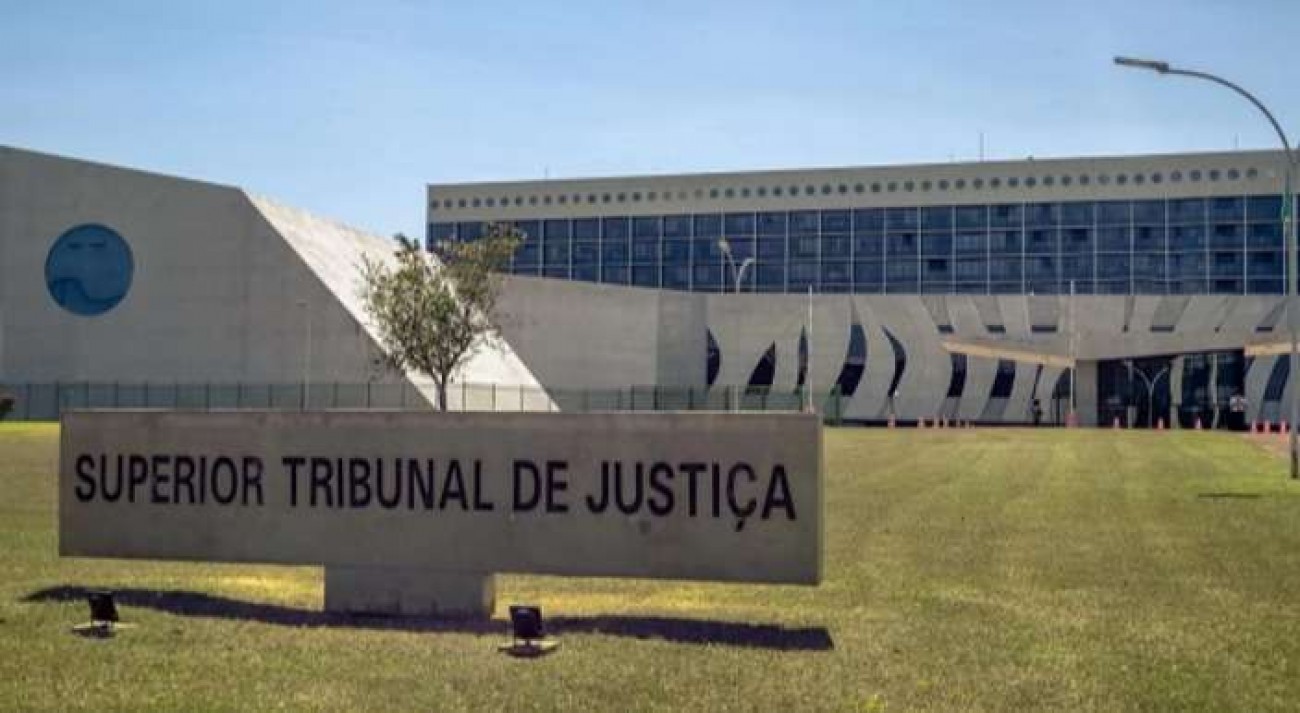 STJ decide hoje afastar ministro Marco Buzzi; STF deve seguir exemplo