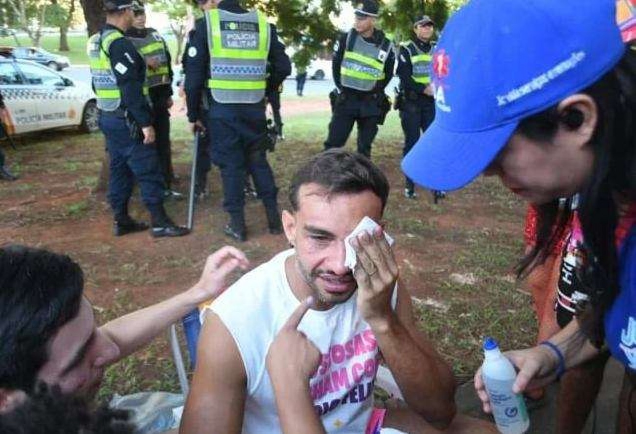 Deputado do PSOL provoca confusão com a Polícia Militar e leva spray de pimenta – sem surpresa (Veja o vídeo)