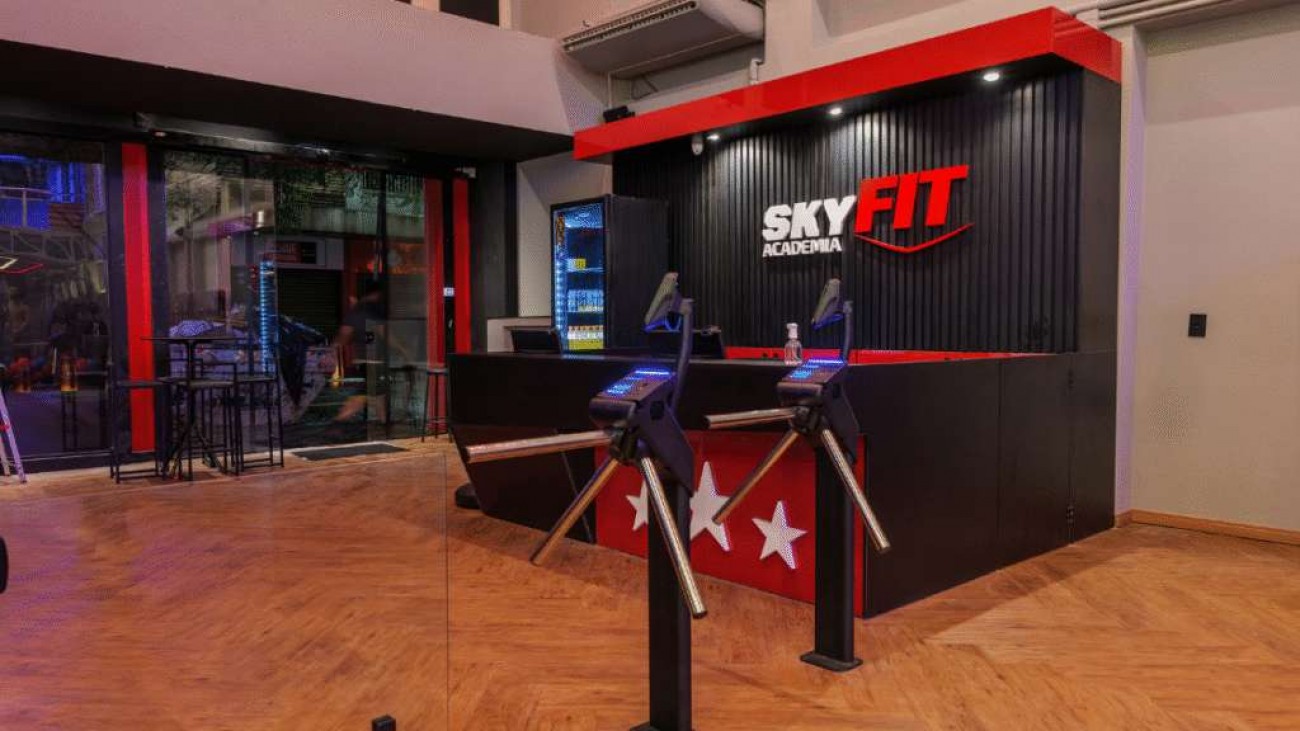 Academia cede à pressão e inicia exclusão de Pedro Turra das franquias