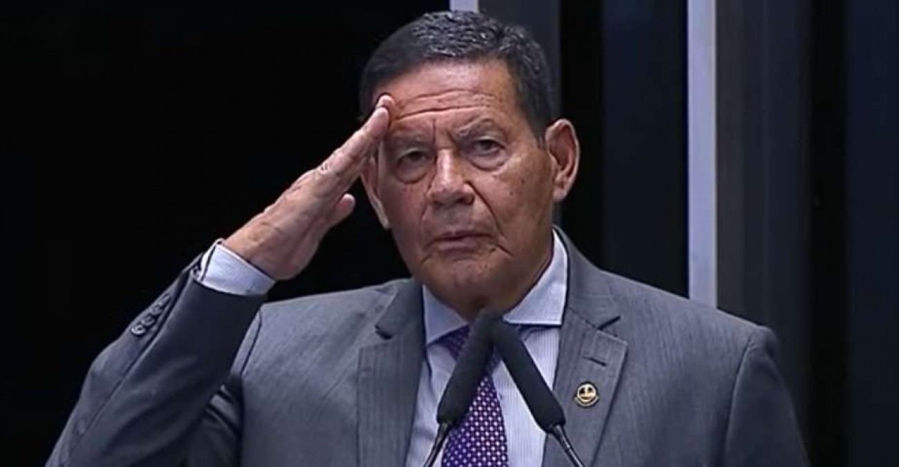 General Mourão demonstra nova traição ao apoiar Wagner Moura