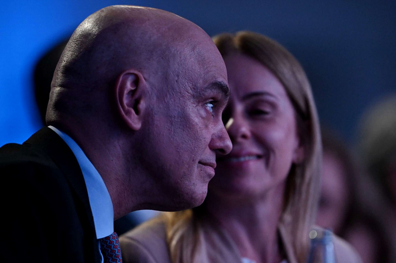 Moraes teria cogitado tornozeleira em Malu Gaspar para monitorar seus movimentos, segundo relatos
