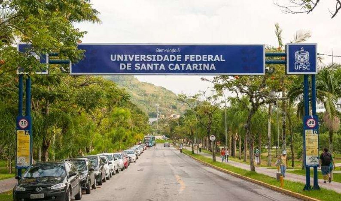 Justiça concede liminar que bloqueia exigência de vacinação na UFSC