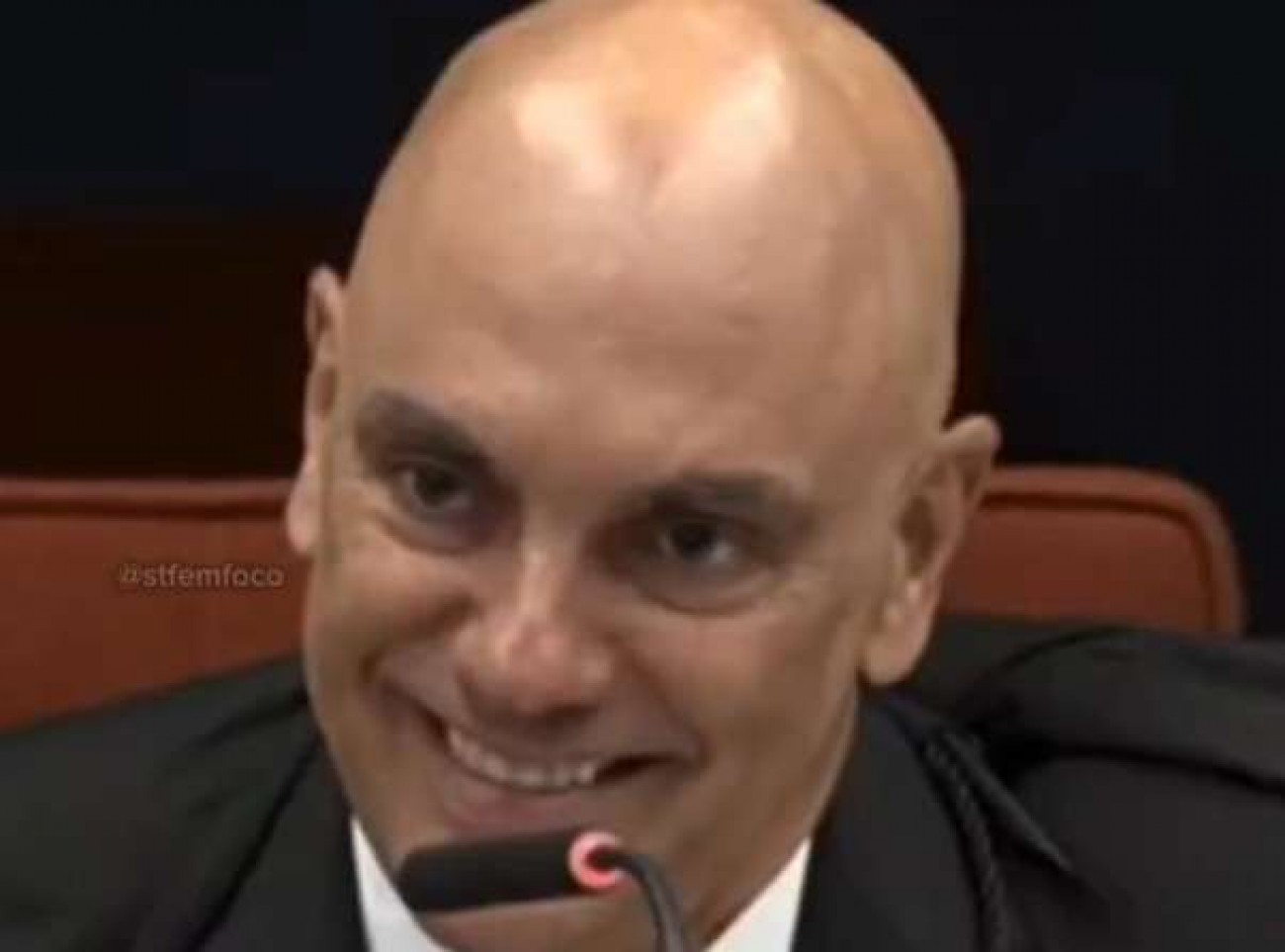 Moraes critica defesa de Bolsonaro e rebate alegações sobre riscos à saúde na prisão