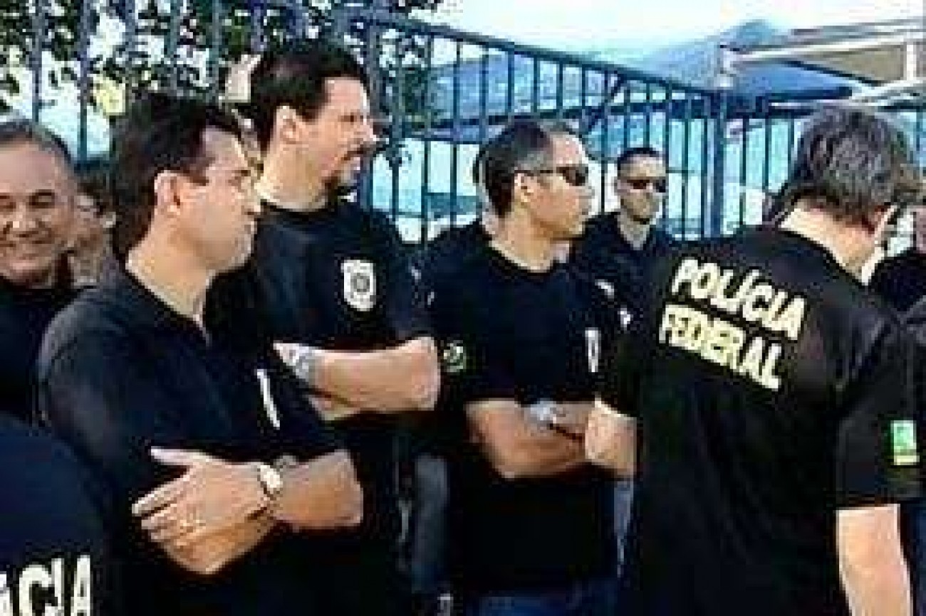 Delegados da Polícia Federal cruzam os braços em protesto contra governo Lula