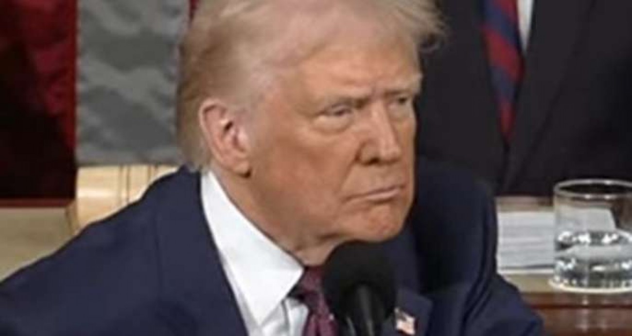 Trump anuncia suspensão temporária de ataques ao Irã e diz que diálogo avançou