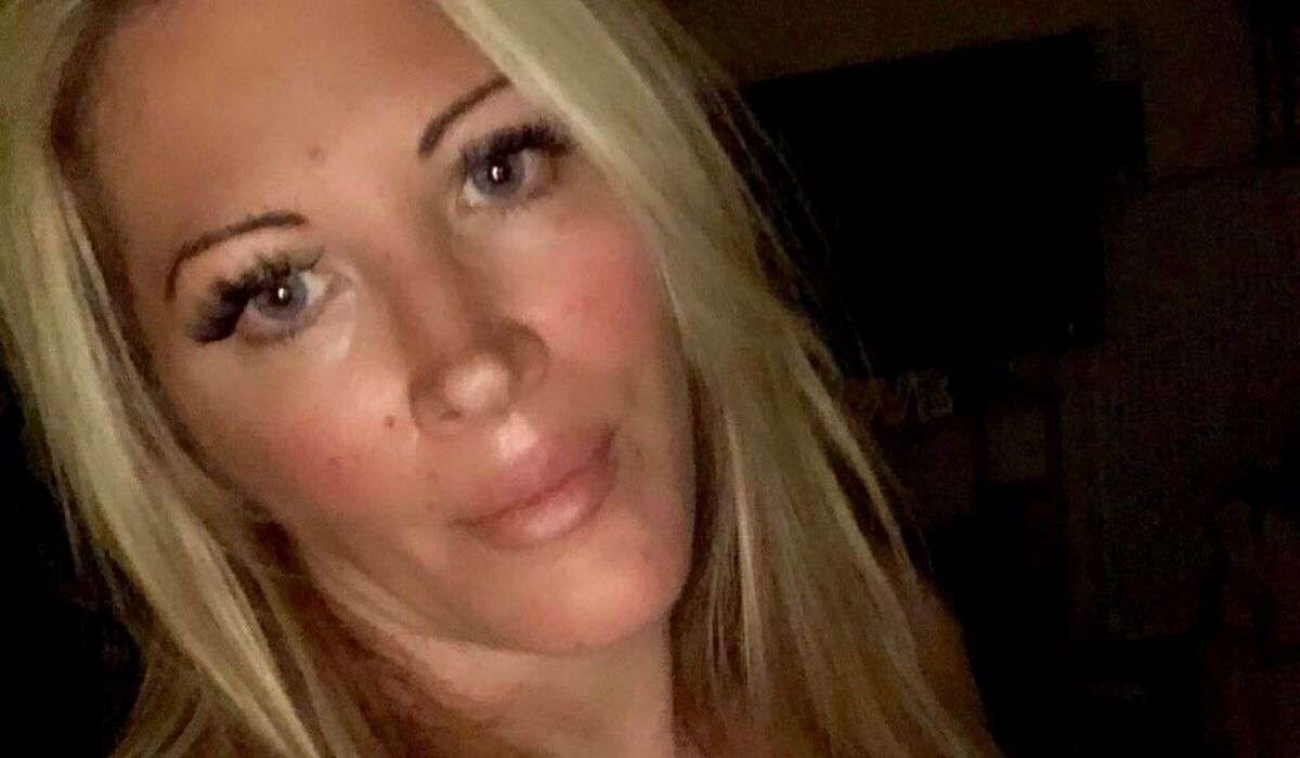 Campeã de reality show é encontrada morta em casa na França