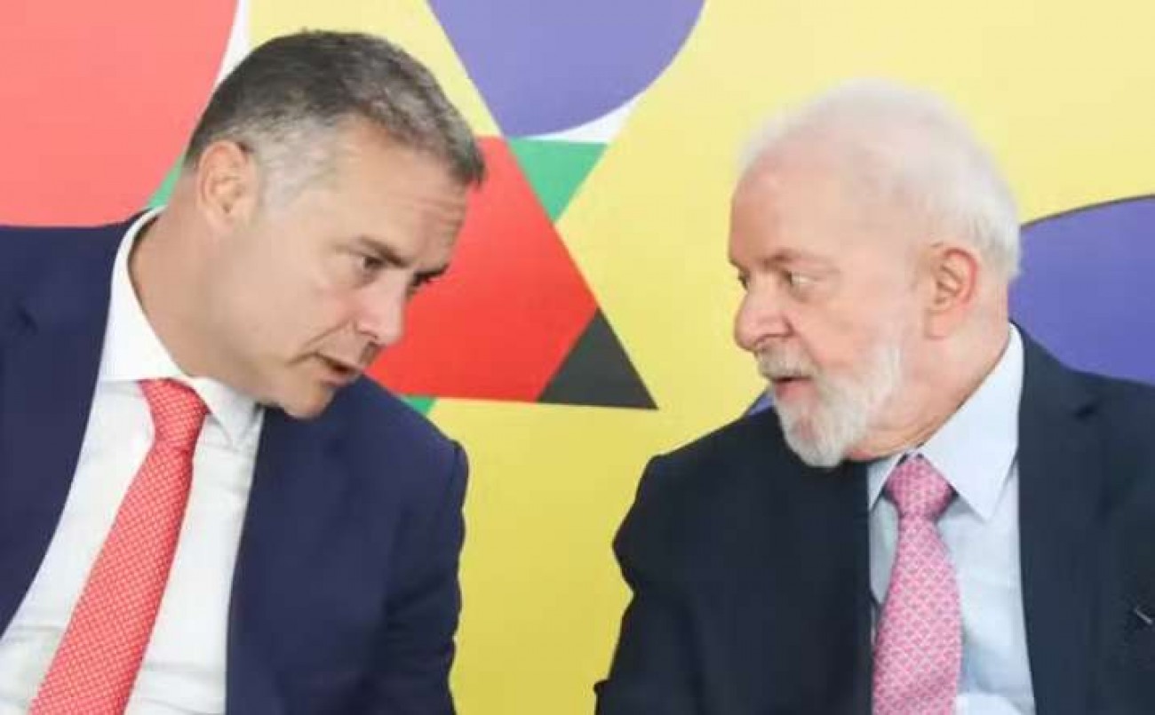 Ministro de Lula não esconde fúria com greve dos caminhoneiros e anuncia monitoramento eletrônico de fretes