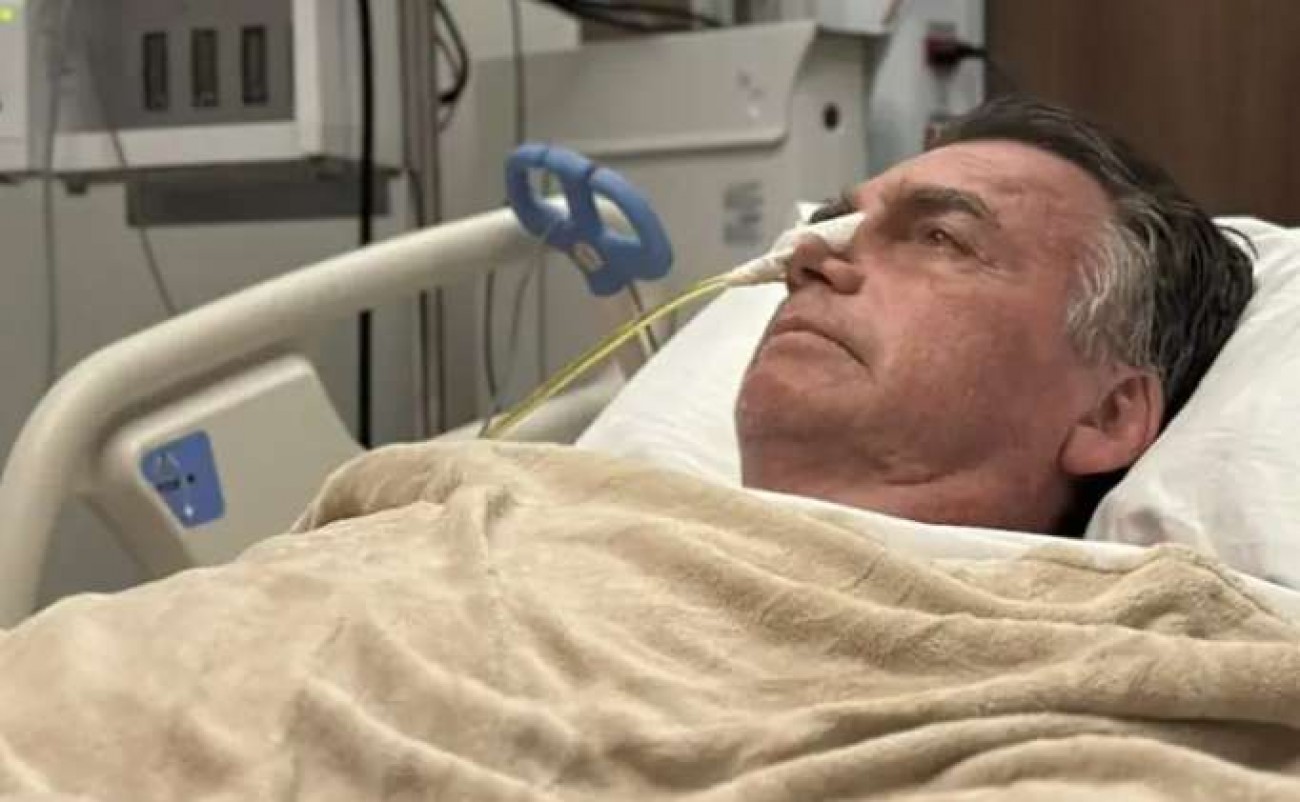 Bolsonaro segue na UTI com pneumonia bilateral: defesa pede prisão domiciliar a Moraes