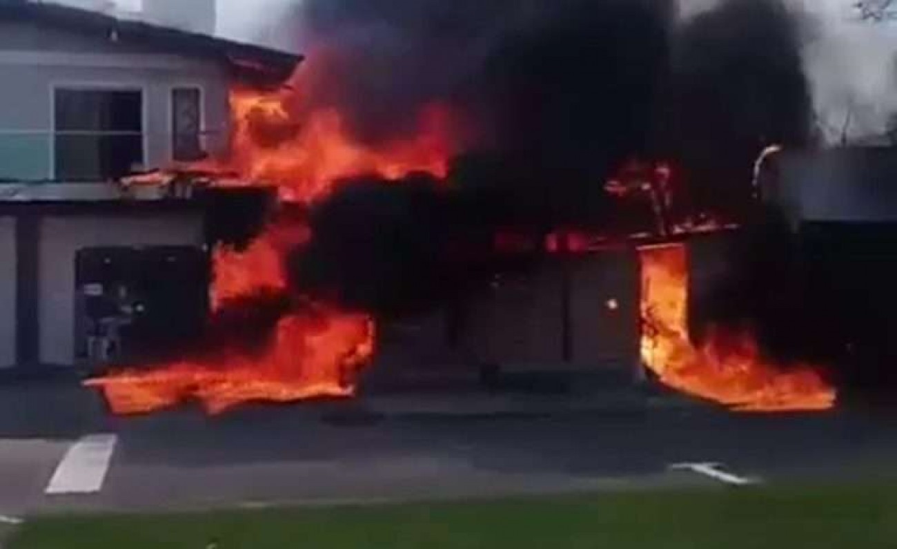 Avião cai sobre restaurante no Rio Grande do Sul e deixa quatro mortos (veja o vídeo)