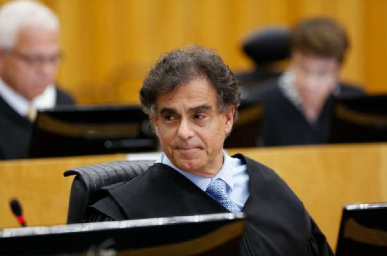 Presidente do TST que se declarou ‘vermelho’ agora tenta se dizer imparcial