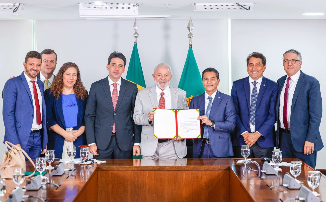 Presidente do Republicanos descarta apoio a Lula e condiciona apoio a Flávio Bolsonaro