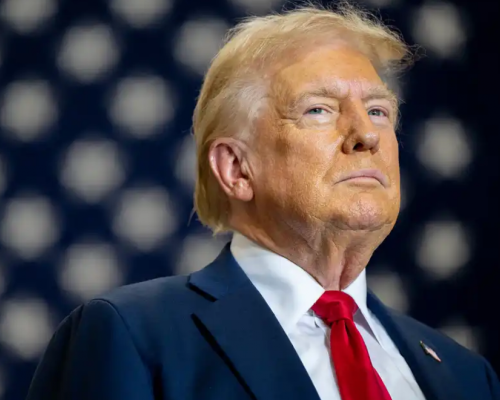 Trump suspende diálogos com o Irã, incita protestos e promete ajuda ao povo iraniano