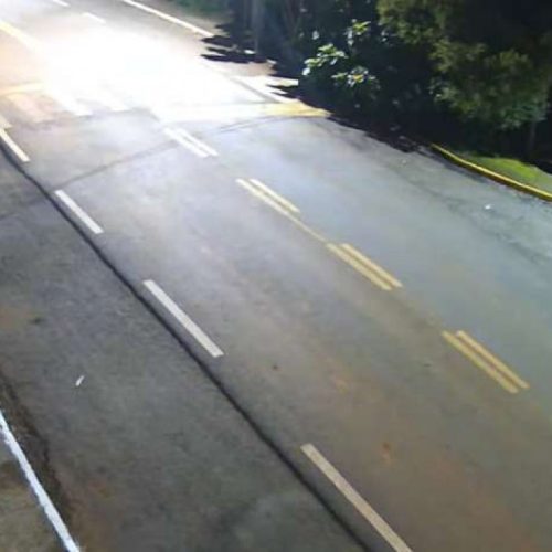 Policial é atropelado e arrastado por 300 metros em blitz (Veja o vídeo)