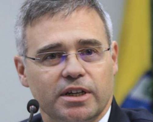 PT teme ação de André Mendonça como relator do caso Master e alerta risco político