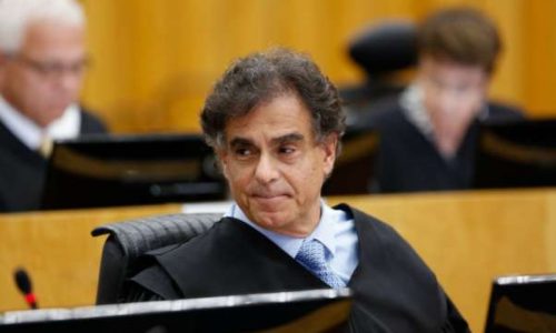 Presidente do TST que se declarou ‘vermelho’ agora tenta se dizer imparcial
