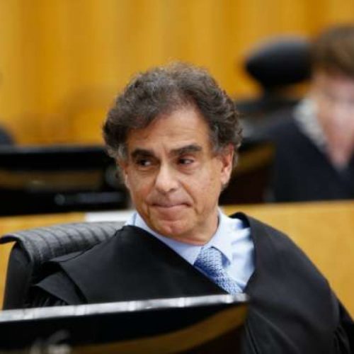 Presidente do TST que se declarou ‘vermelho’ agora tenta se dizer imparcial