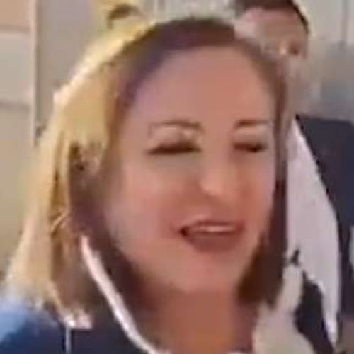 Deputada hondurenha leva explosivo na cabeça durante protesto (Veja o vídeo)