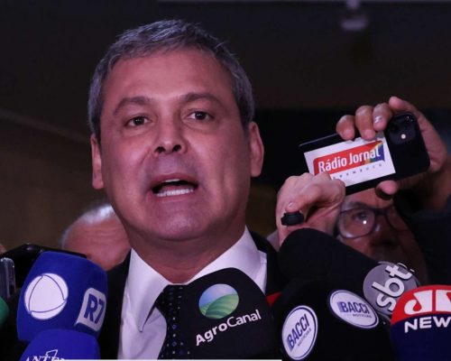 Lindbergh aciona o TSE contra Flávio Bolsonaro por suposta propaganda eleitoral antecipada