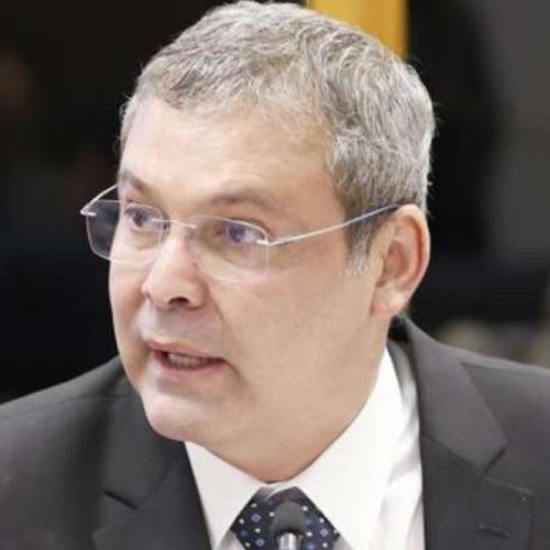Petista tem “ataque de fúria” após “fuga” de Ramagem