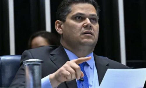 Escândalos em série esgotam a paciência com Davi Alcolumbre