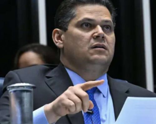 Escândalos em série esgotam a paciência com Davi Alcolumbre