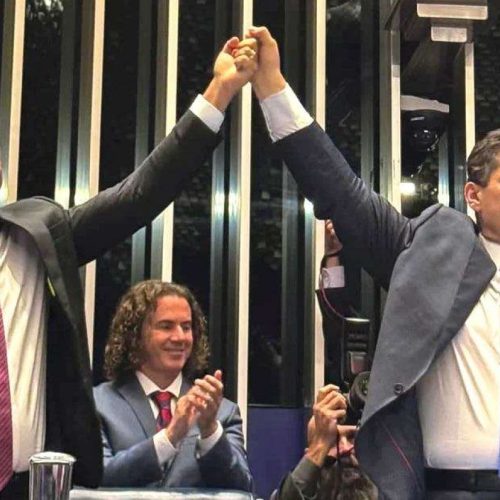 URGENTE: Sem outra saída Congresso finalmente cria coragem e reage ao STF
