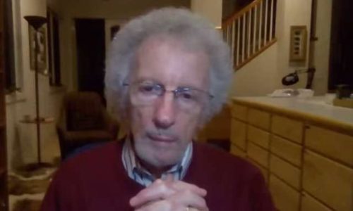 Escândalo atinge a igreja após revelação de caso extraconjugal do escritor cristão Philip Yancey