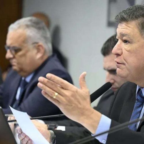 Alcolumbre descumpre decisão judicial e presidente da CPMI prorroga os trabalhos do colegiado