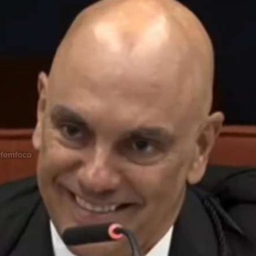 Alexandre de Moraes barra visita de três deputados a Filipe Martins na prisão