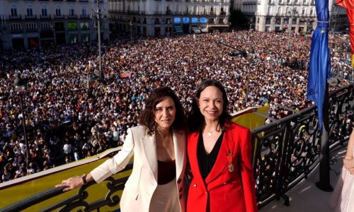 Maria Corina Machado movimenta multidão em Madrid enquanto esquerda se reúne a portas fechadas em Barcelona (Veja o vídeo!)