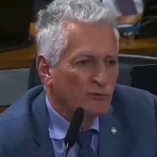 Deputado petista confessa agressão contra colega durante tumulto na CPMI do INSS (veja o vídeo!)