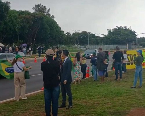 Começa grande movimentação na sede da Polícia Federal (veja o vídeo)
