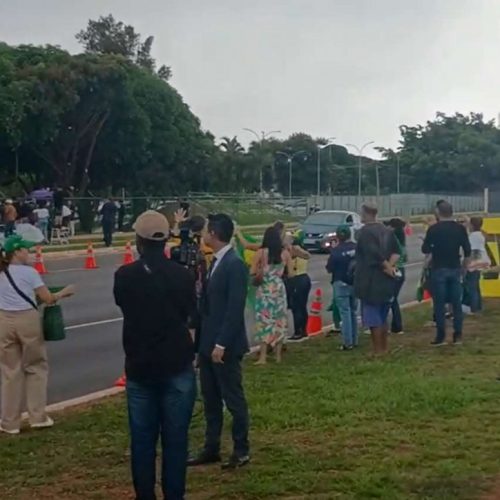 Começa grande movimentação na sede da Polícia Federal (veja o vídeo)
