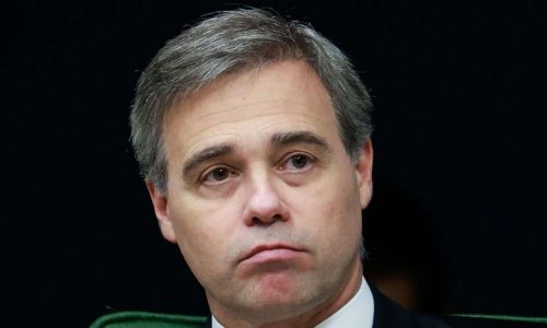 PF celebra nomeação de André Mendonça como relator do Caso Master, apontando rumo à estabilidade institucional