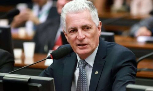 Justiça impõe prazo de 24 horas ao deputado Rogério Correia para retractar fake news