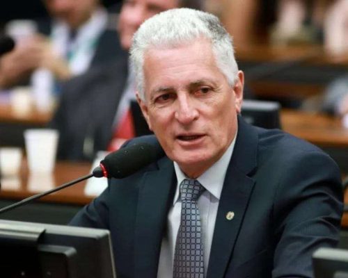 Justiça impõe prazo de 24 horas ao deputado Rogério Correia para retractar fake news
