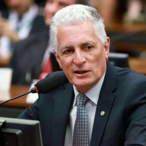 Justiça impõe prazo de 24 horas ao deputado Rogério Correia para retractar fake news