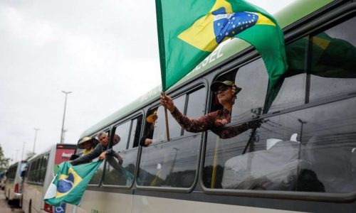 Três empresários de SC condenados a 14 anos por ajudar a pagar ônibus para Brasília — sem terem participado dos atos de 8 de janeiro