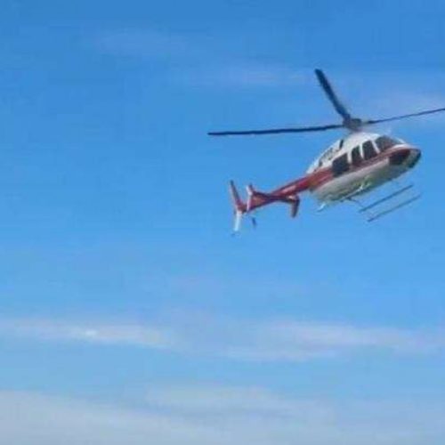 Helicóptero faz pouso forçado em praia lotada do Rio de Janeiro e três pessoas são resgatadas com vida